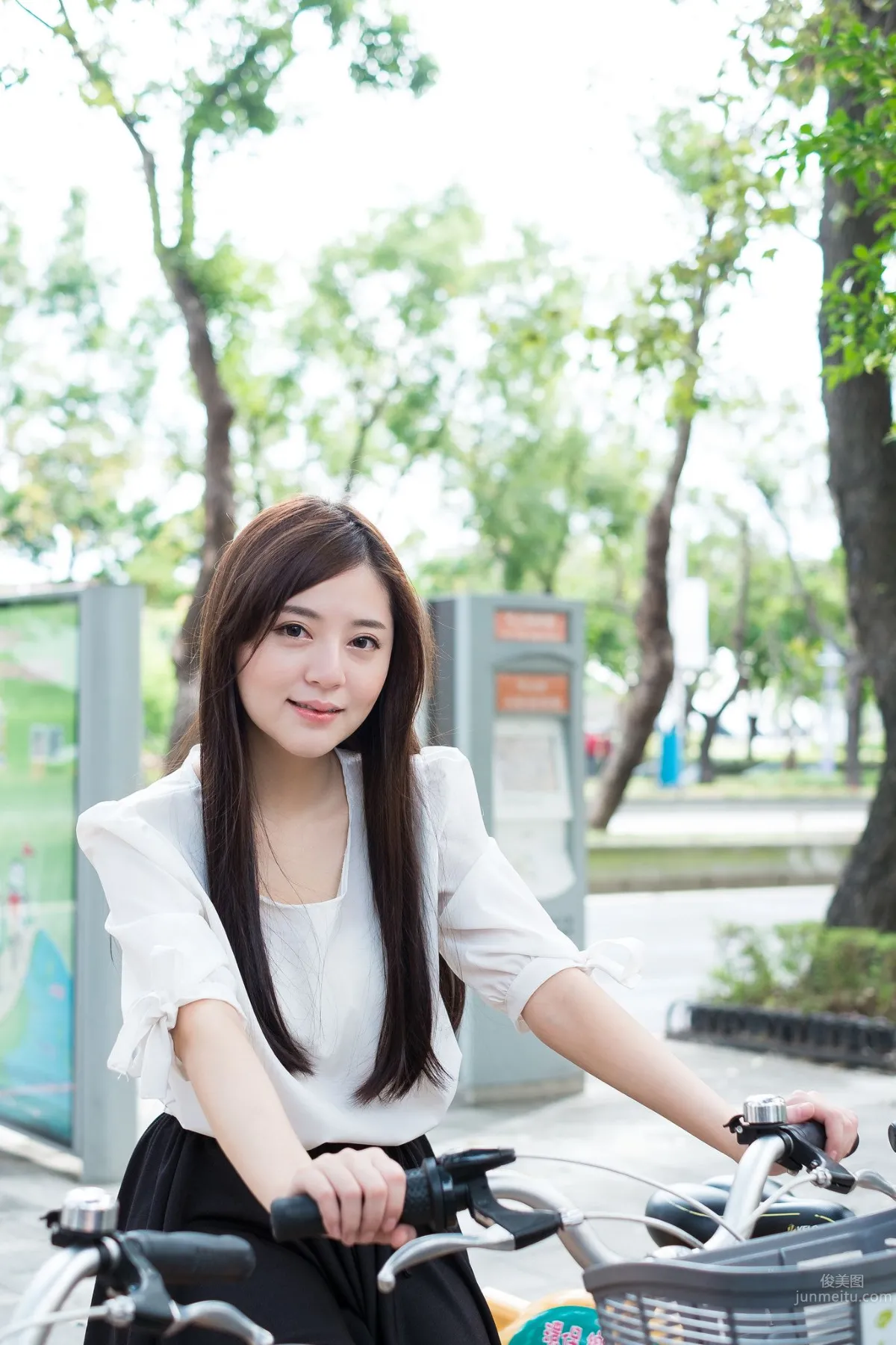 姜雨珊- 成熟女人外派写真_17