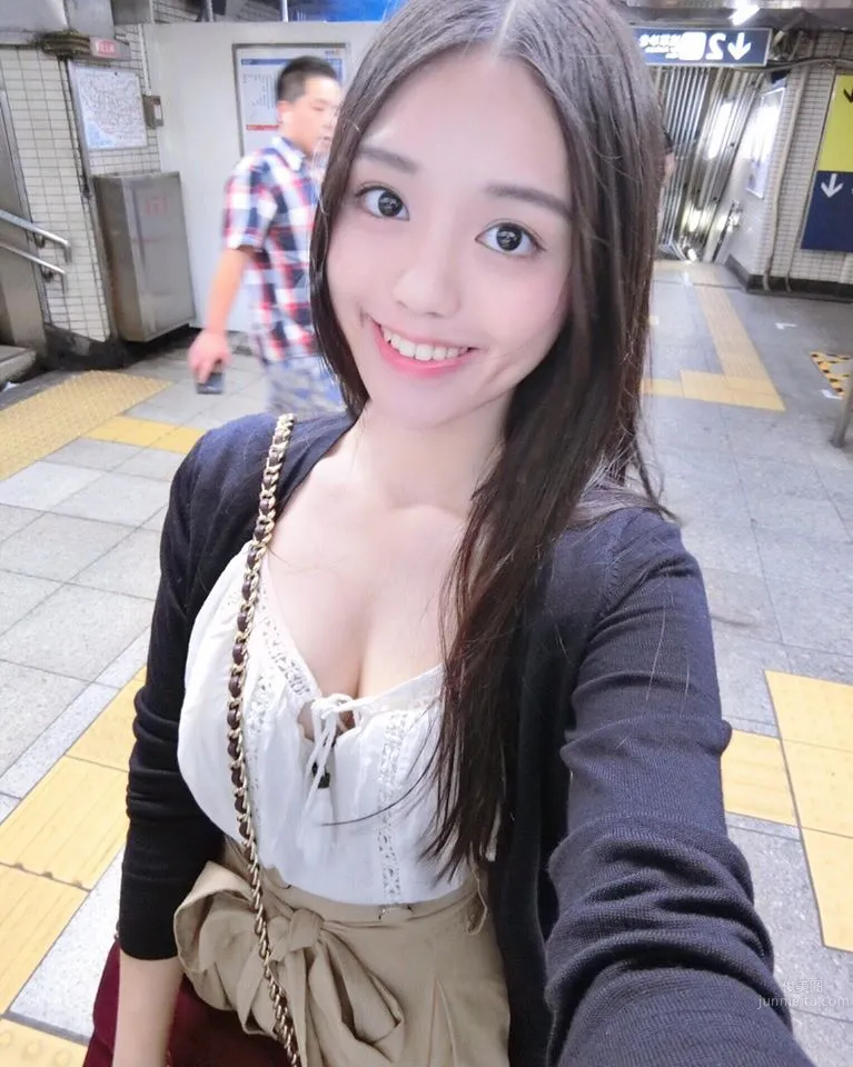 Debby關關- 好身材就應該秀一下 18