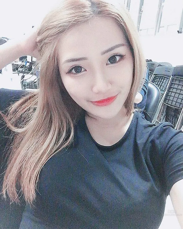 邱筠净Gina- 好不科学的逆天身材_19