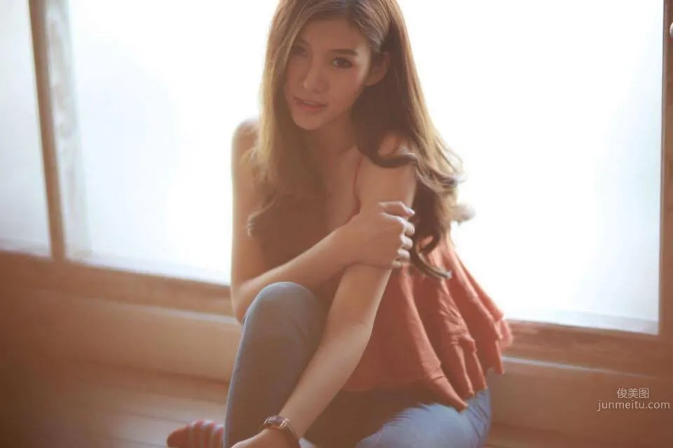 Oravee Luangvibbonporn- 泰国正妹歌手微笑能让粉丝疯狂_26