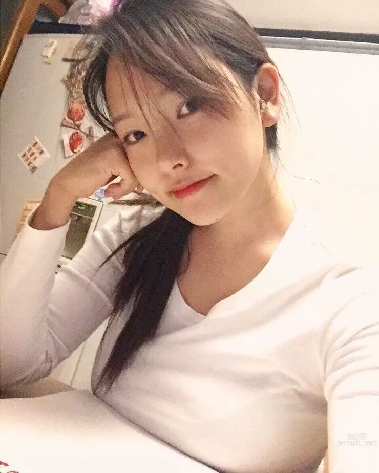 Betteralicee- 酒窝美女美妆私房照_44