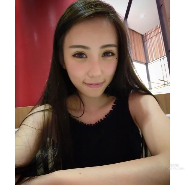 郭泋妡Celeste Kok- 健身練出不科學身材 20