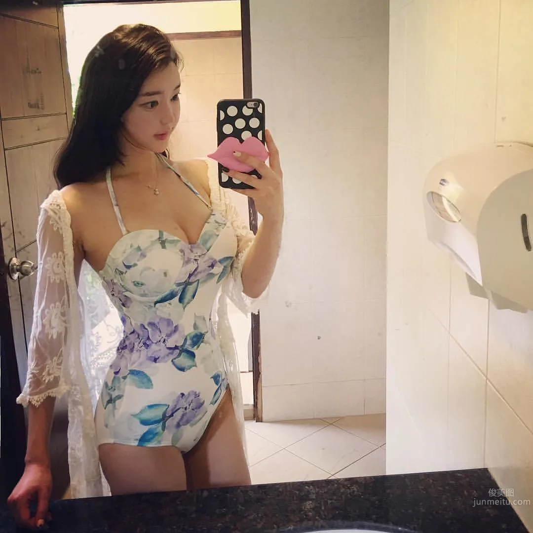 ih_dressroom- 韓國網紅比基尼秀完美比例身材 19