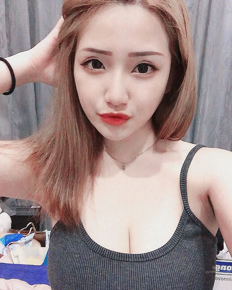 邱筠净Gina- 好不科学的逆天身材_18