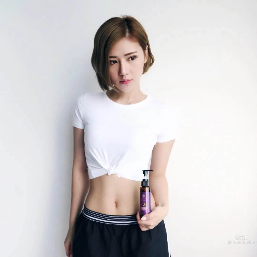 杨梓灵Fiona- 一个微笑动作迷死不少男生_5
