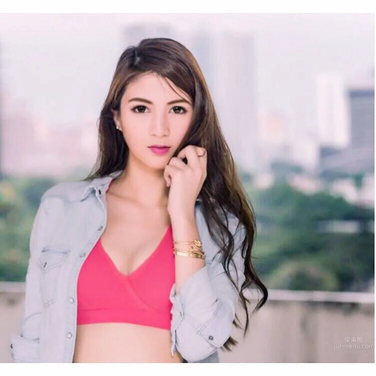 Priscilia Wong- 長蜜腿，水蛇腰，私房照 1