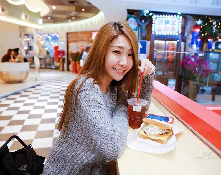 Irene小頭(餘晨瑀)- 甜美少女比基尼私房照 9