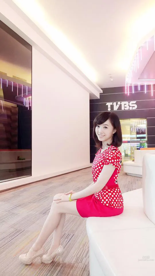 蔡宜靜- TVBS人氣女主播FB私房照 14