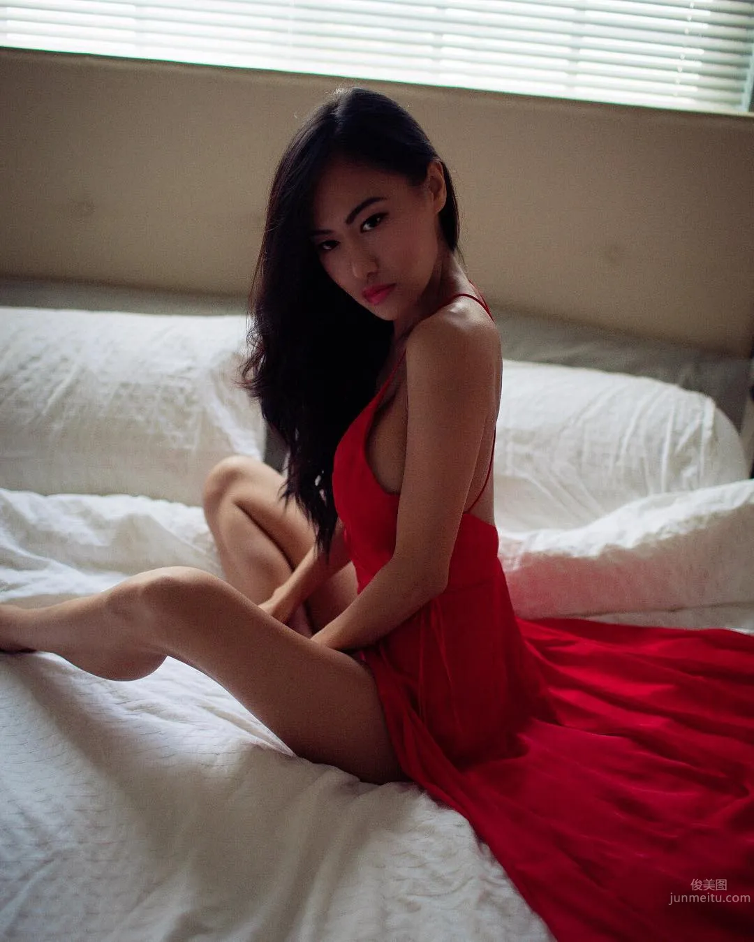 Anna Xiao- 冷豔美模大方展現完美曲線 35