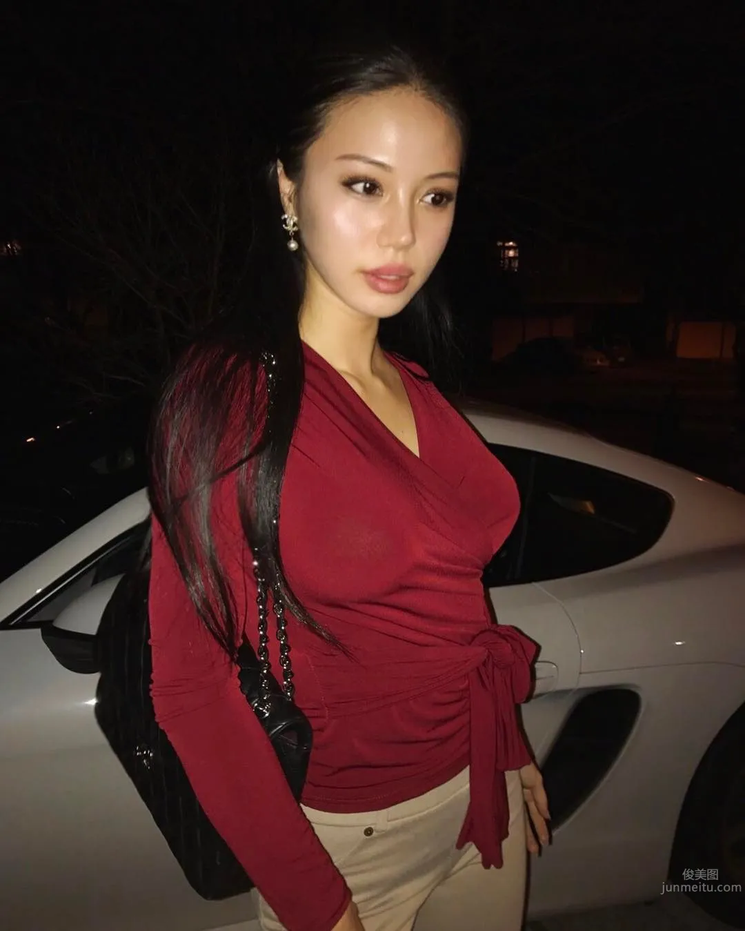 Emibabyxo- 亞裔豪放美女惹火私照 28
