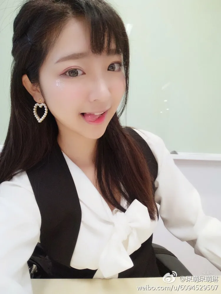 湯嘉琳- 萌妹子微博私房美圖 1