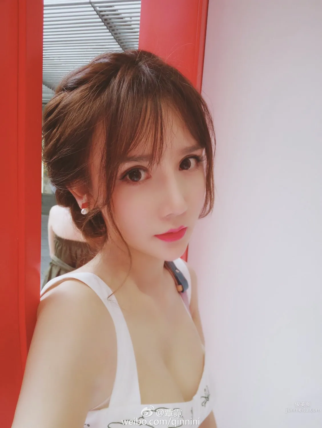 覃霓Niki- 草根美女玩家私房照_0