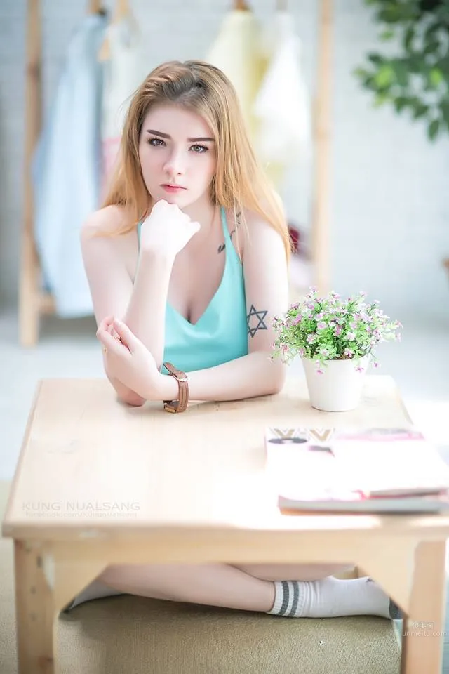 Jessie Vard- 賣身養家的泰國混血模特兒 20