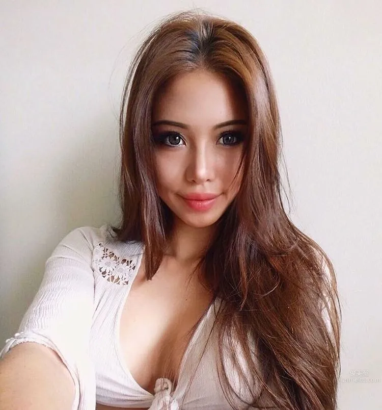 Emibabyxo- 亞裔豪放美女惹火私照 31