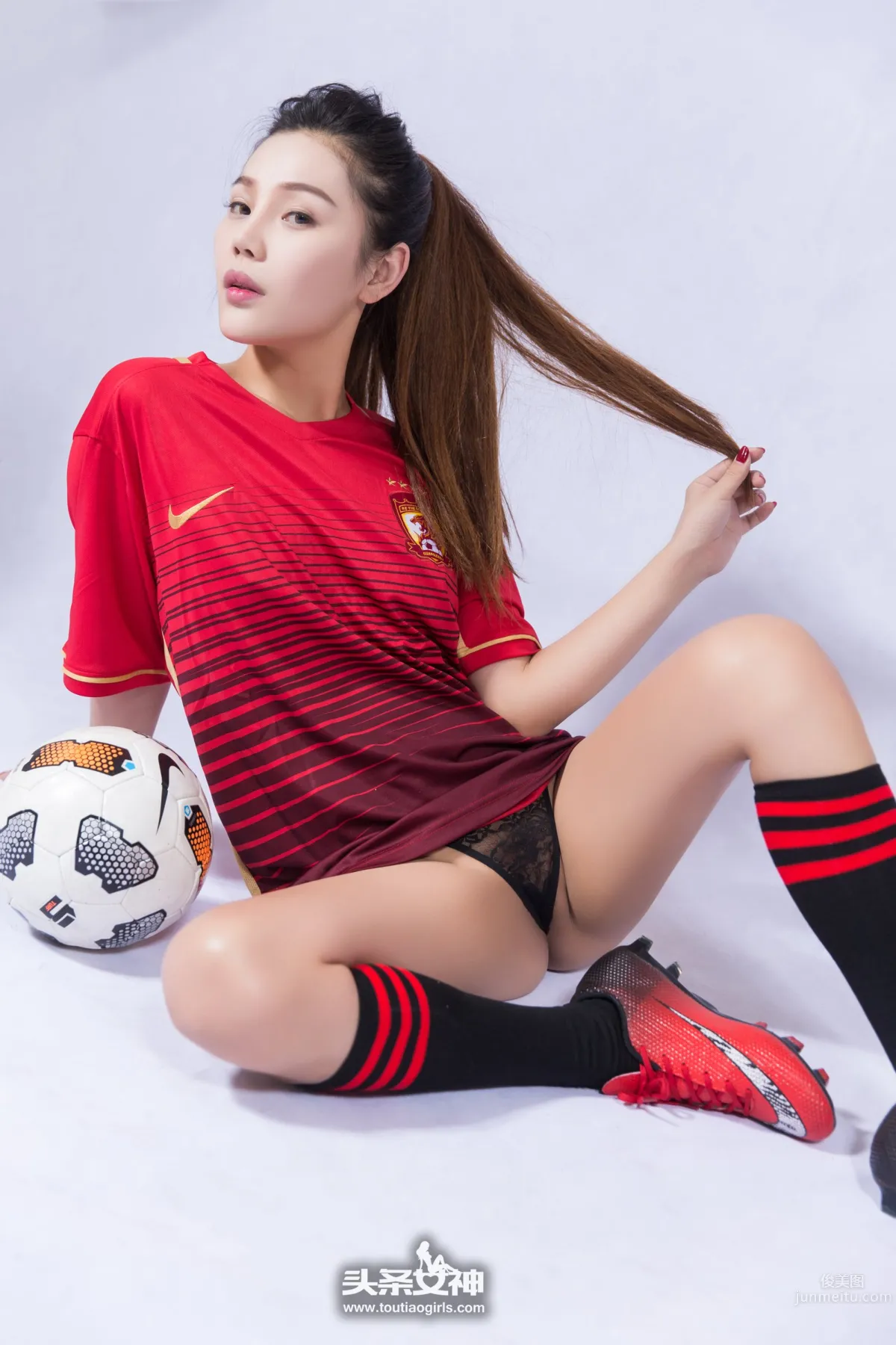 周予然- [TouTiao頭條女神] 2017-02-22 恒大女神 16