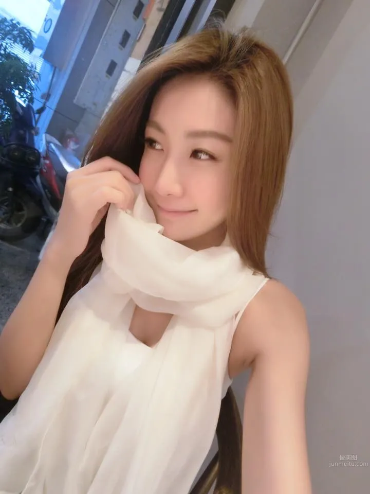 Irene小頭(餘晨瑀)- 甜美少女比基尼私房照 17