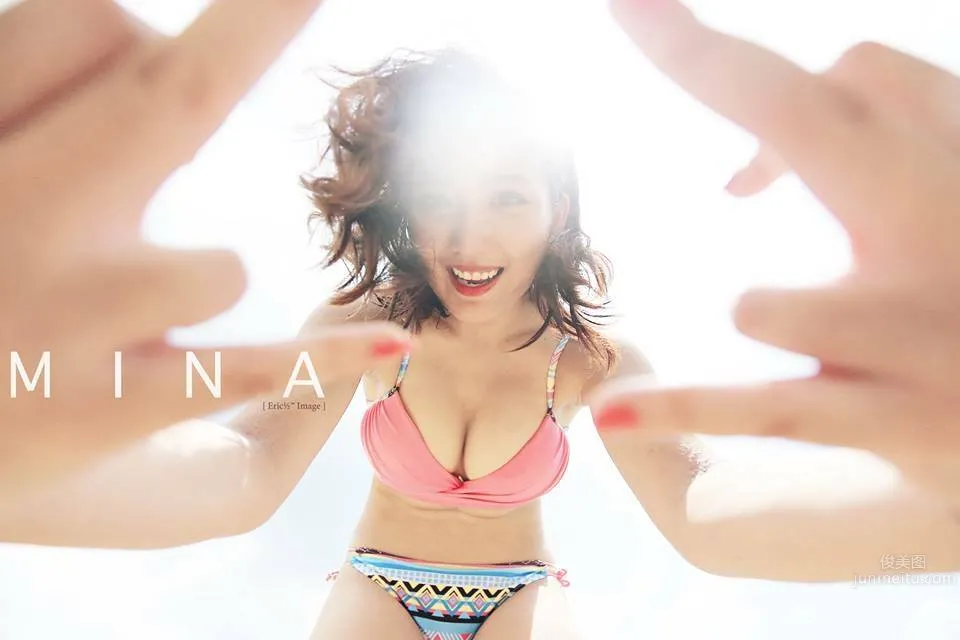 吳青Minana- 超正展場甜心 又萌又性感 12