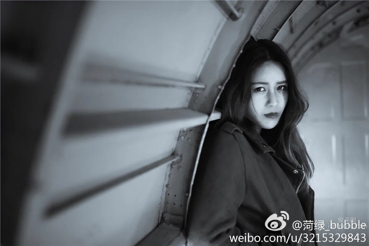 菏绿Bubble- 微博唯美系私房写真_24