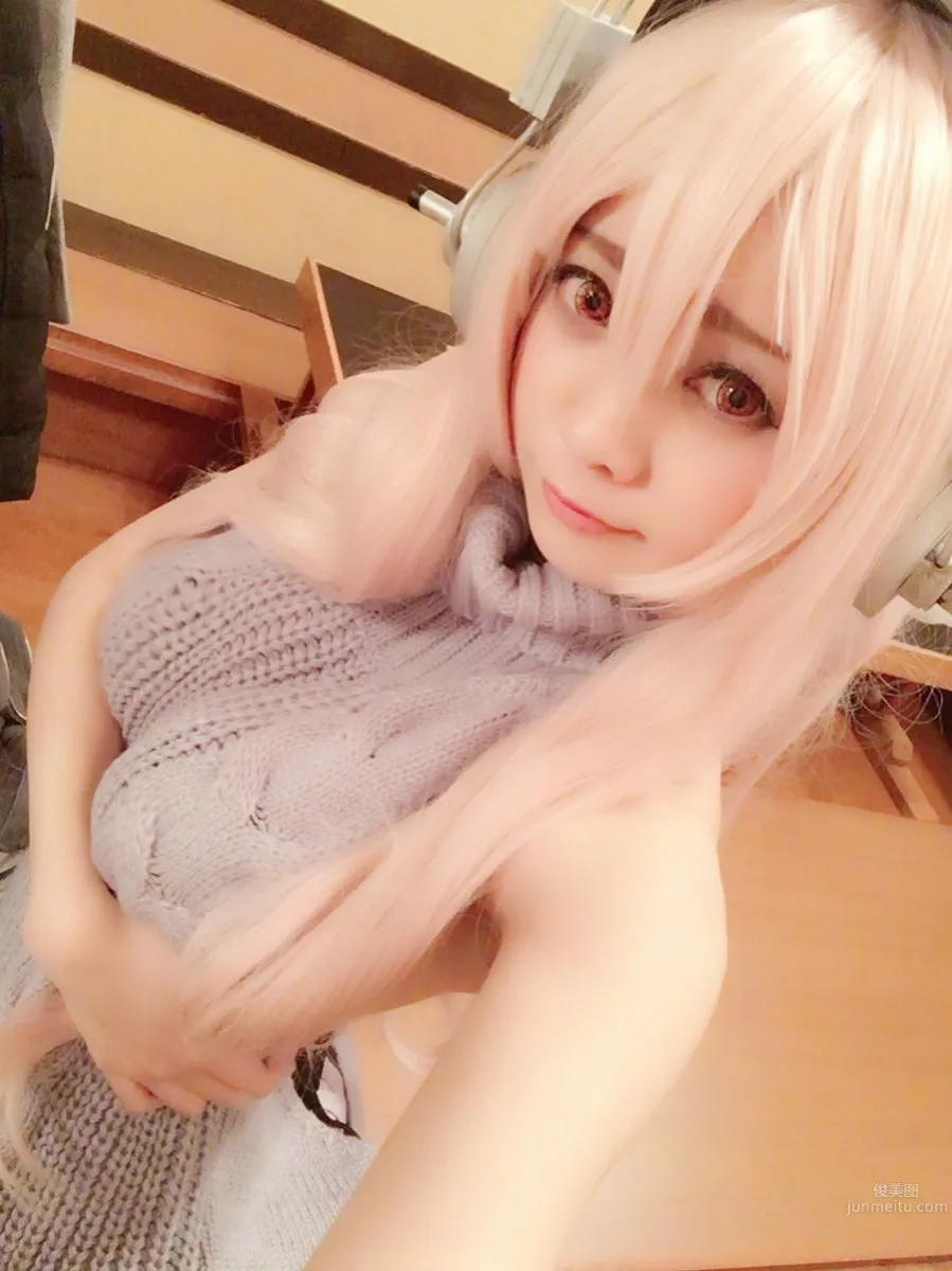 のらねこ- 日本美少女Coser完美诠釋性感露背毛衣 2