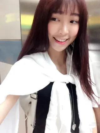 蔡宜家Ikea- 莎薇内衣廣告女主角私房照