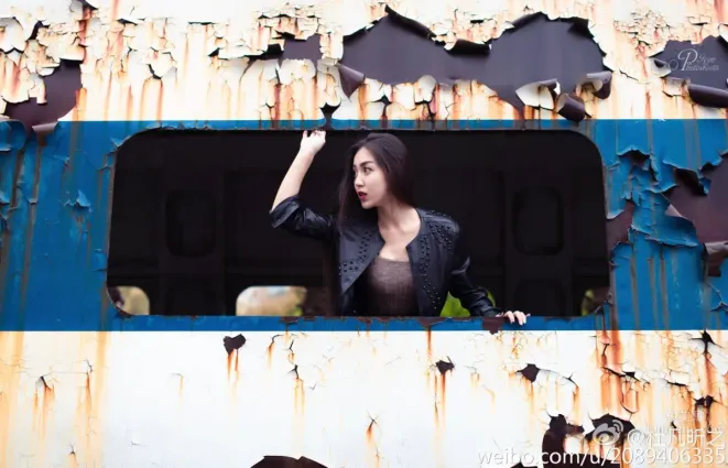 杜凡昕之- 美女校花外拍冷豔寫真