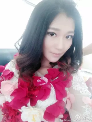 亞美依- 美腿寶貝俏皮生活照