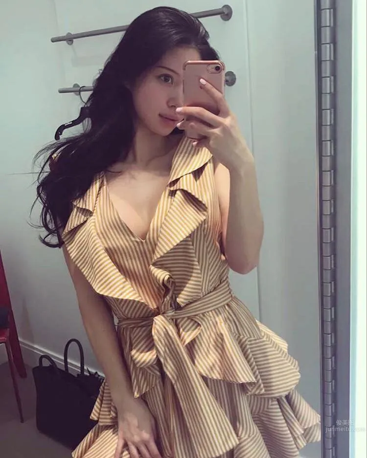 Emibabyxo- 亞裔豪放美女惹火私照 30