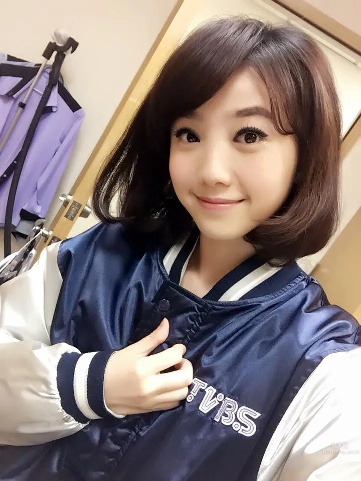 蔡宜靜- TVBS人氣女主播FB私房照 7
