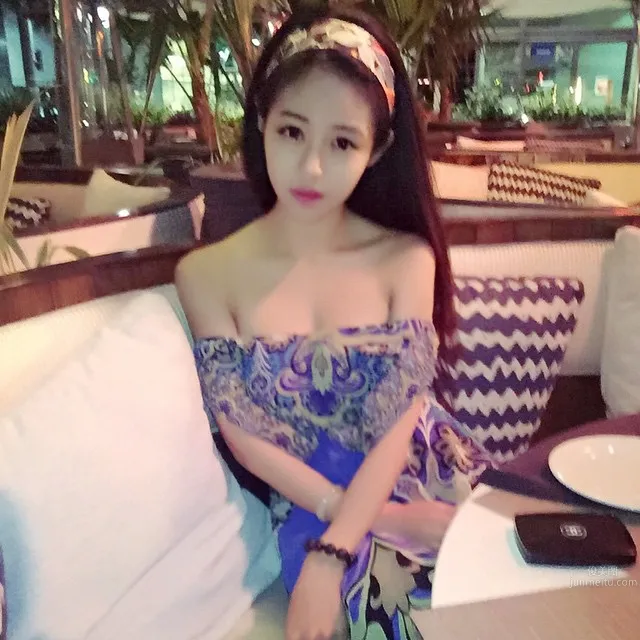 娅璐- 比基尼藏不住的好身材 19