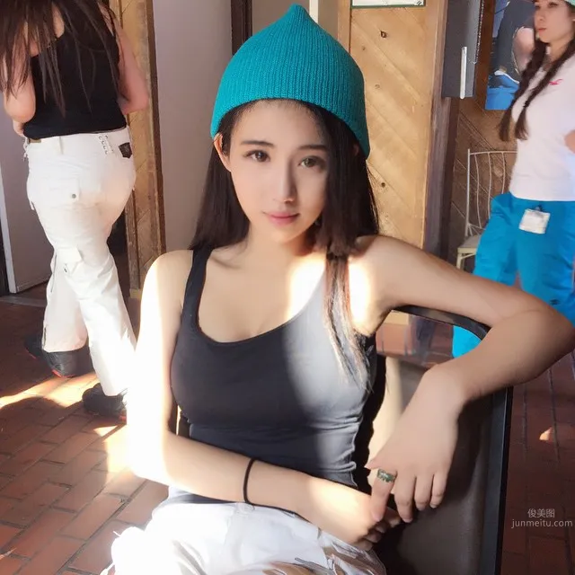 娅璐- 比基尼藏不住的好身材 17