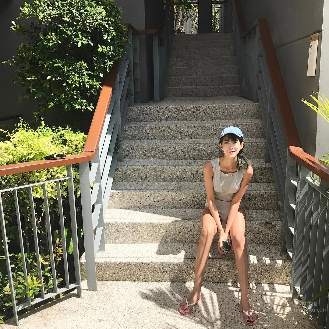 Joycelyn Kah- 韓系混血風美女私房照 16