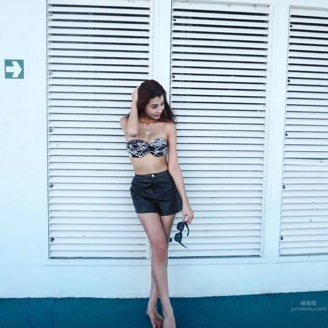 Joycelyn Kah- 韓系混血風美女私房照 10