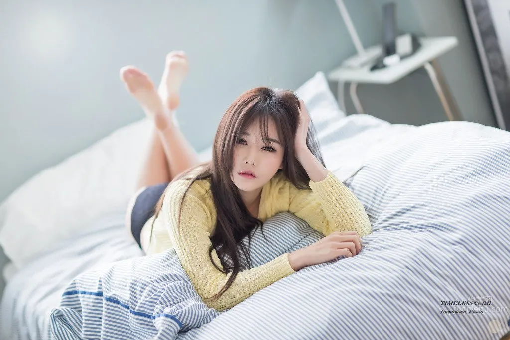 Han Ga Eun- 性感妖娆制服寫真 18