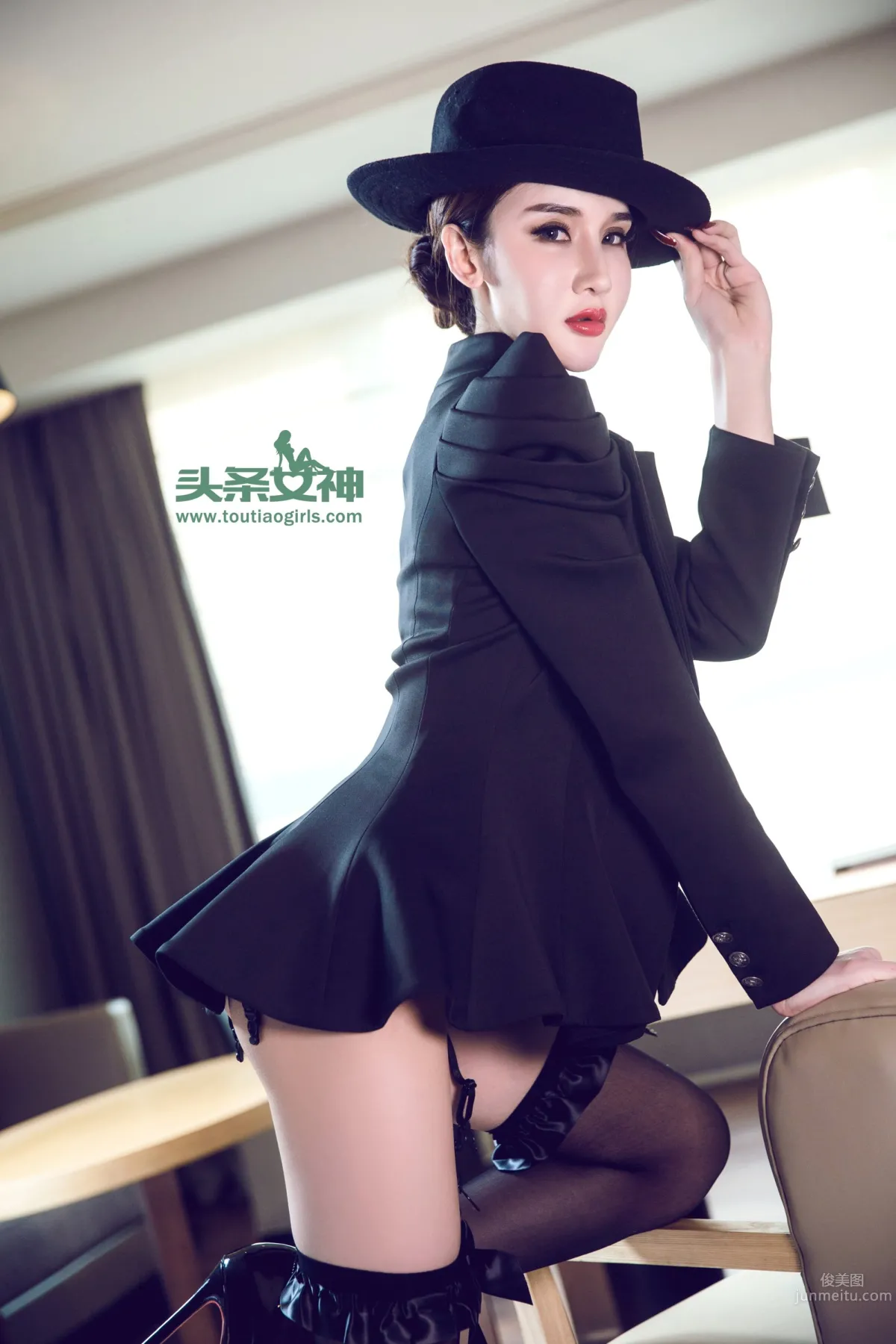 阿依努爾瓦娅情欲女爵寫真 6