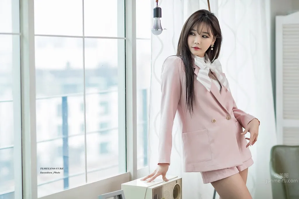 Han Ga Eun- 性感妖娆制服寫真 28