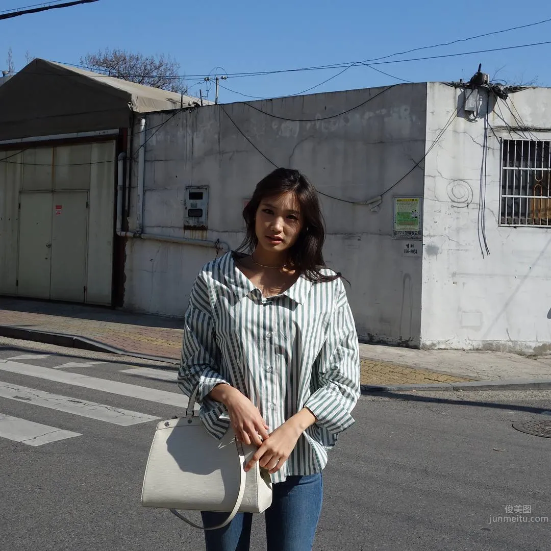 Lee Hee Eun- 笑眼正妹美臀私房寫真 3