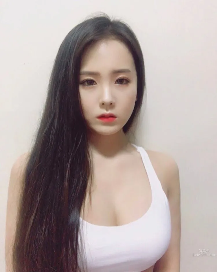 池仁月(지인월)- 萌氣十足的奶牛妹子 32