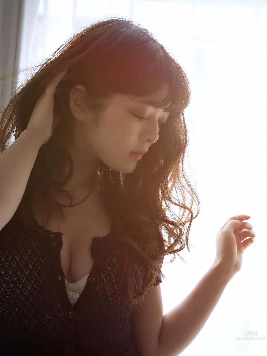 MEGMY- 日本美女理發師引注目 2