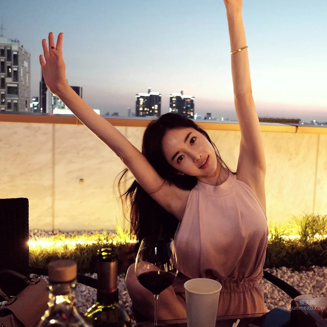 Ban Seo Jin- 南韓超正美腿模特兒 12