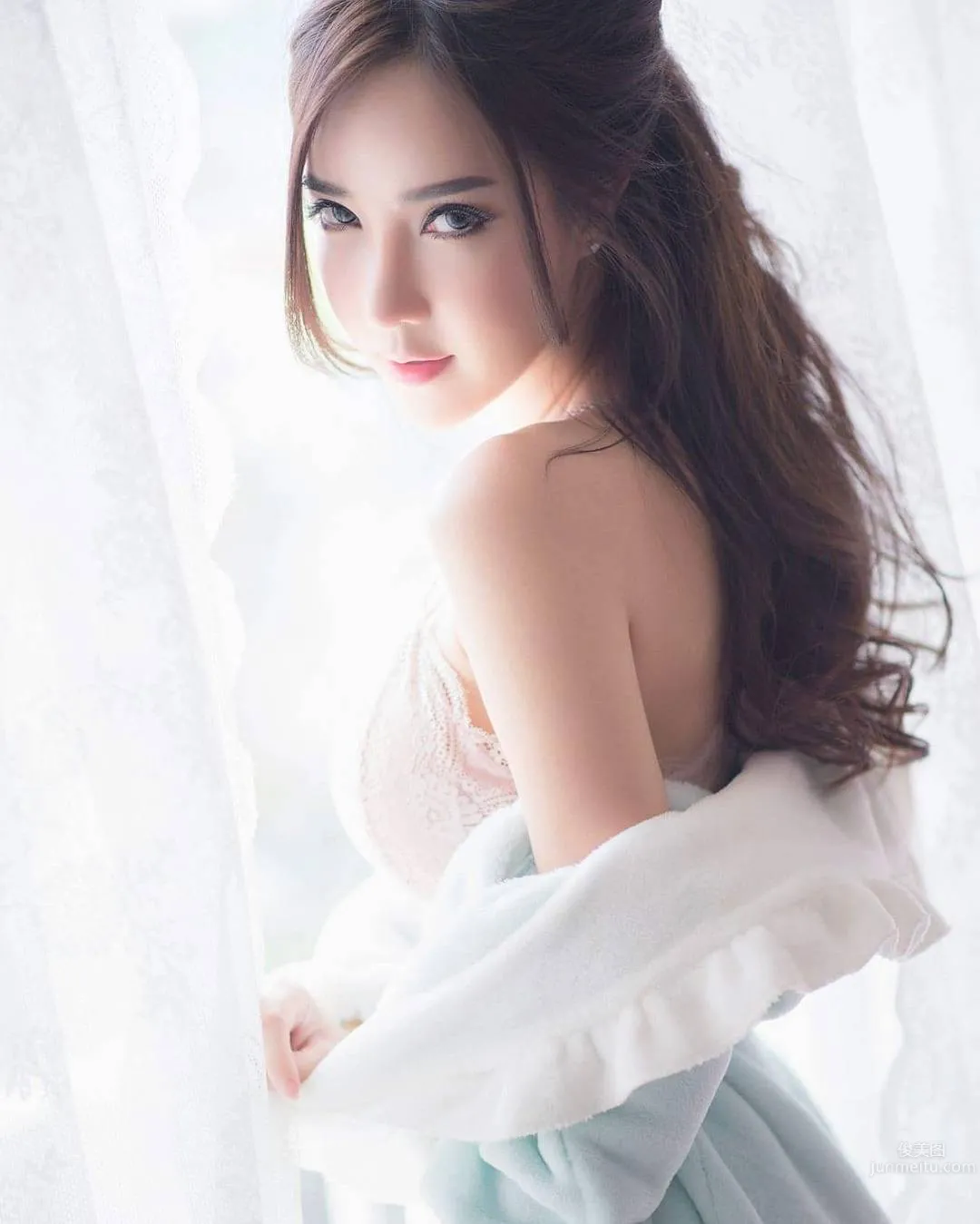 Sutassa Suthumjindakun- 泰国花花公子辣模性感写真_39