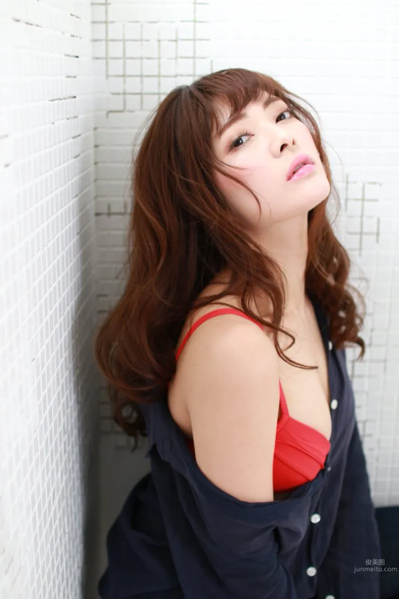 MEGMY- 日本美女理發師引注目 35