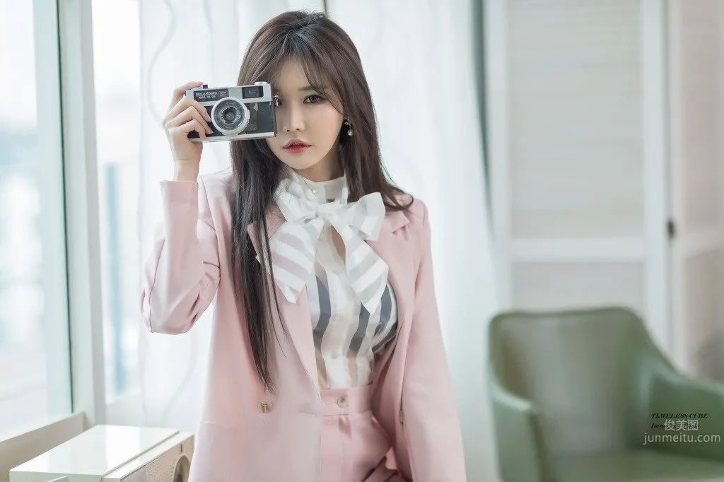 Han Ga Eun- 性感妖娆制服寫真 25