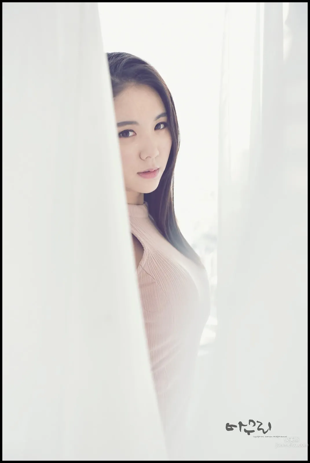 Min Yu Rin- 韩国赛车女郎养眼外拍写真_3