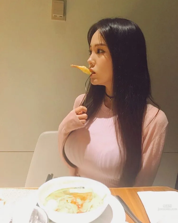 池仁月(지인월)- 萌氣十足的奶牛妹子 3