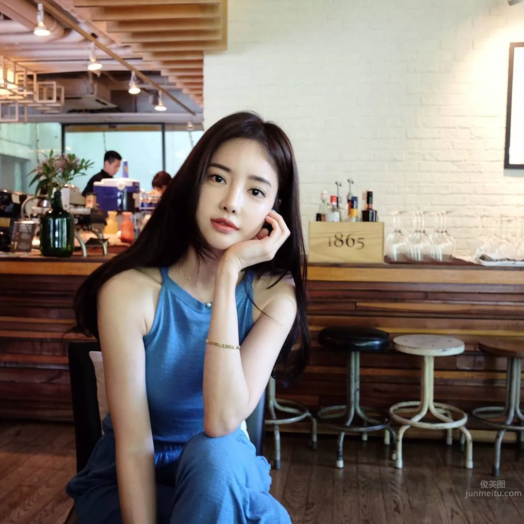 Ban Seo Jin- 南韓超正美腿模特兒 14