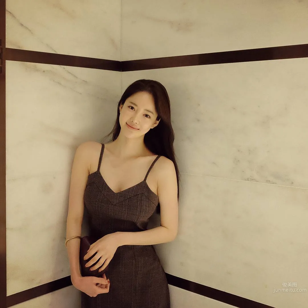 Ban Seo Jin- 南韓超正美腿模特兒 27