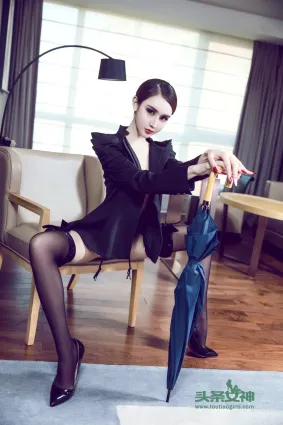 阿依努爾瓦娅情欲女爵寫真