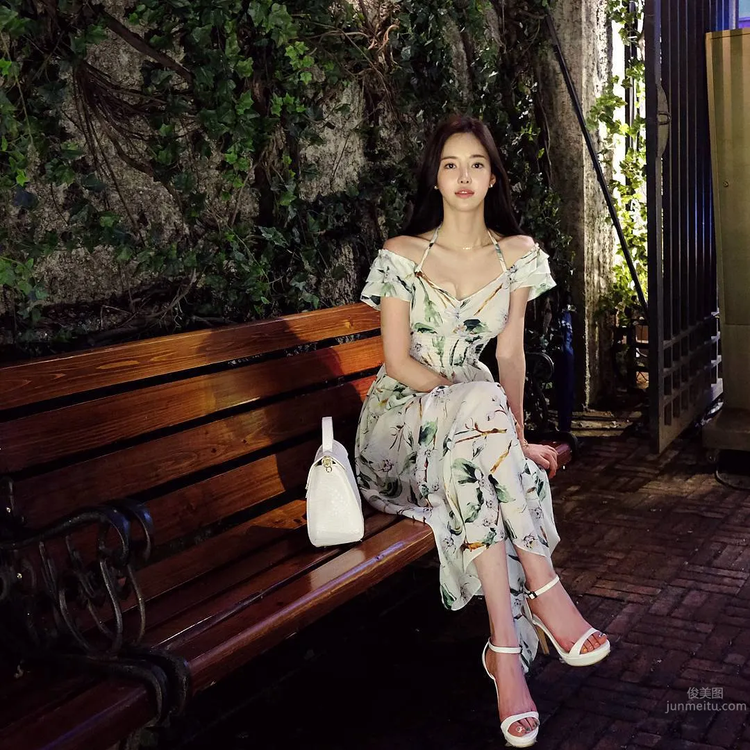 Ban Seo Jin- 南韓超正美腿模特兒 19