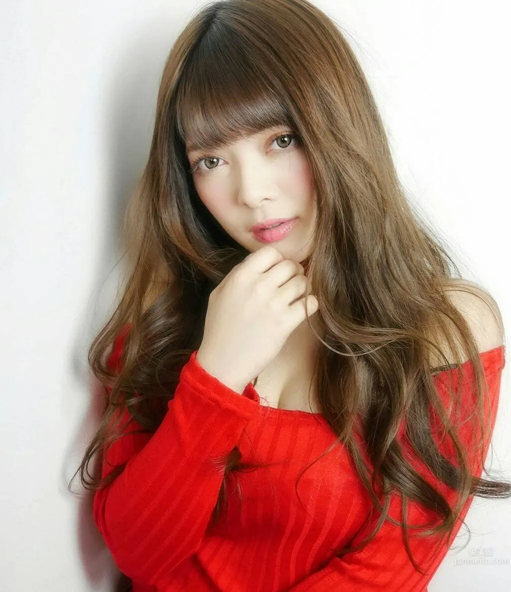 MEGMY- 美女理发师性感写真_5