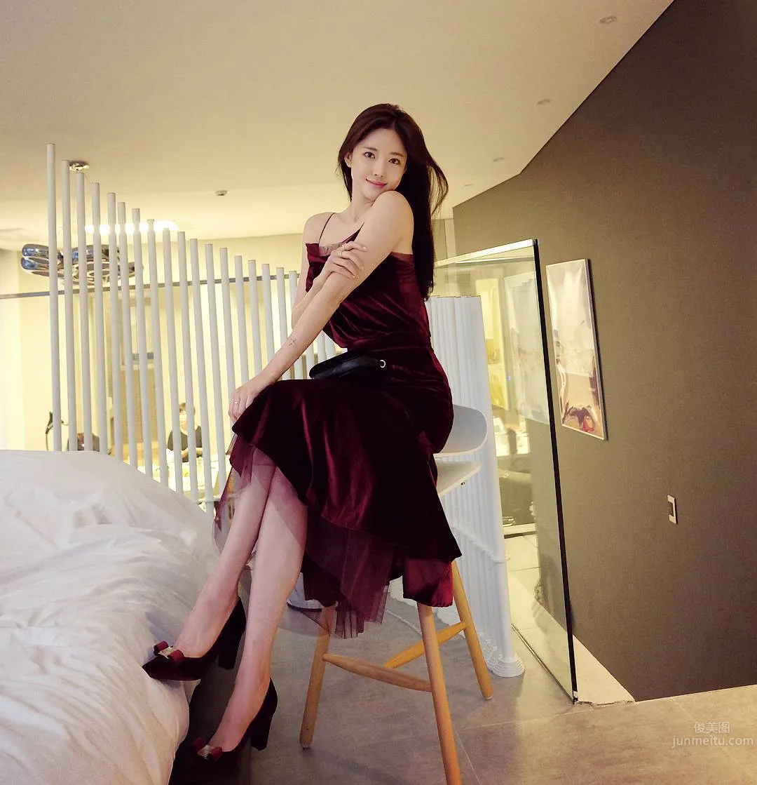 Ban Seo Jin- 南韓超正美腿模特兒 28